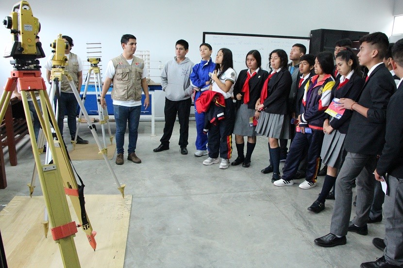 Más de 4 mil alumnos participan de feria vocacional “aprende, sorprende y emprende”