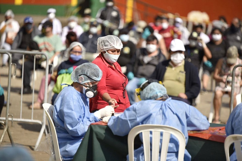 Más del 50% de comerciantes de mercados resultaron positivo para covid-19