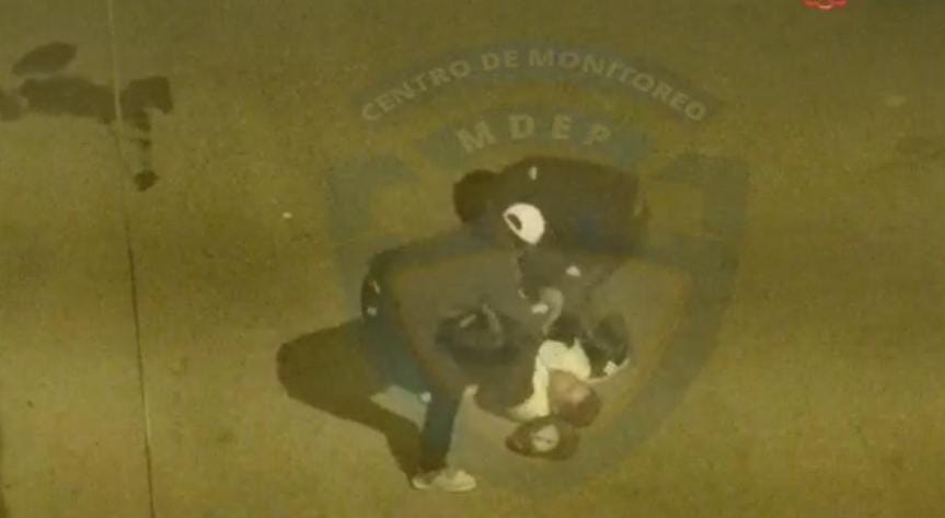 Delincuentes asaltan a sujeto que caminaba ebrio por las calles de  El Porvenir