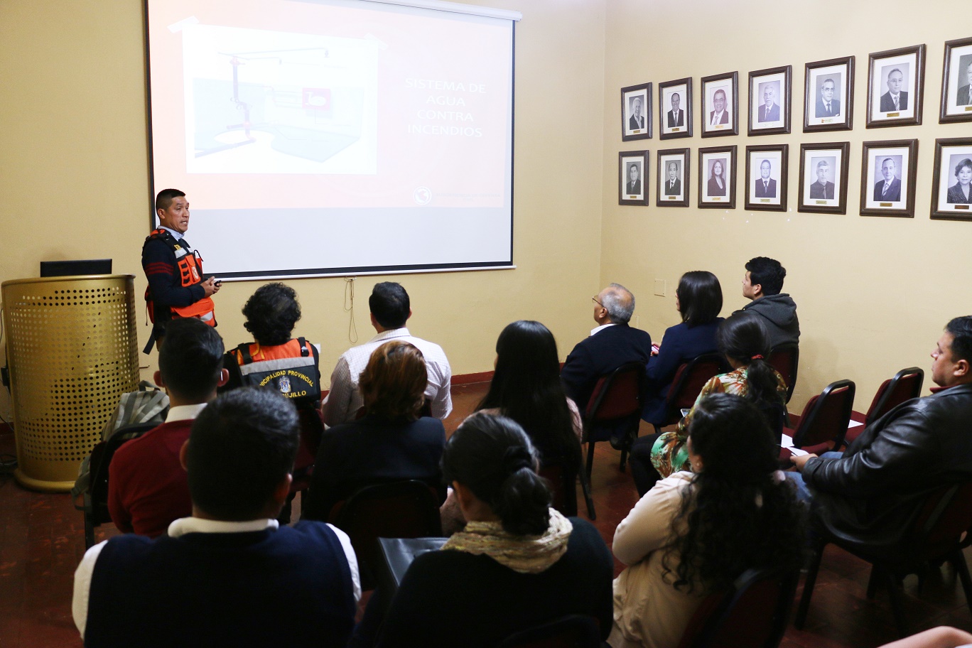 Empresarios trujillanos conocen medidas  de seguridad para campaña navideña