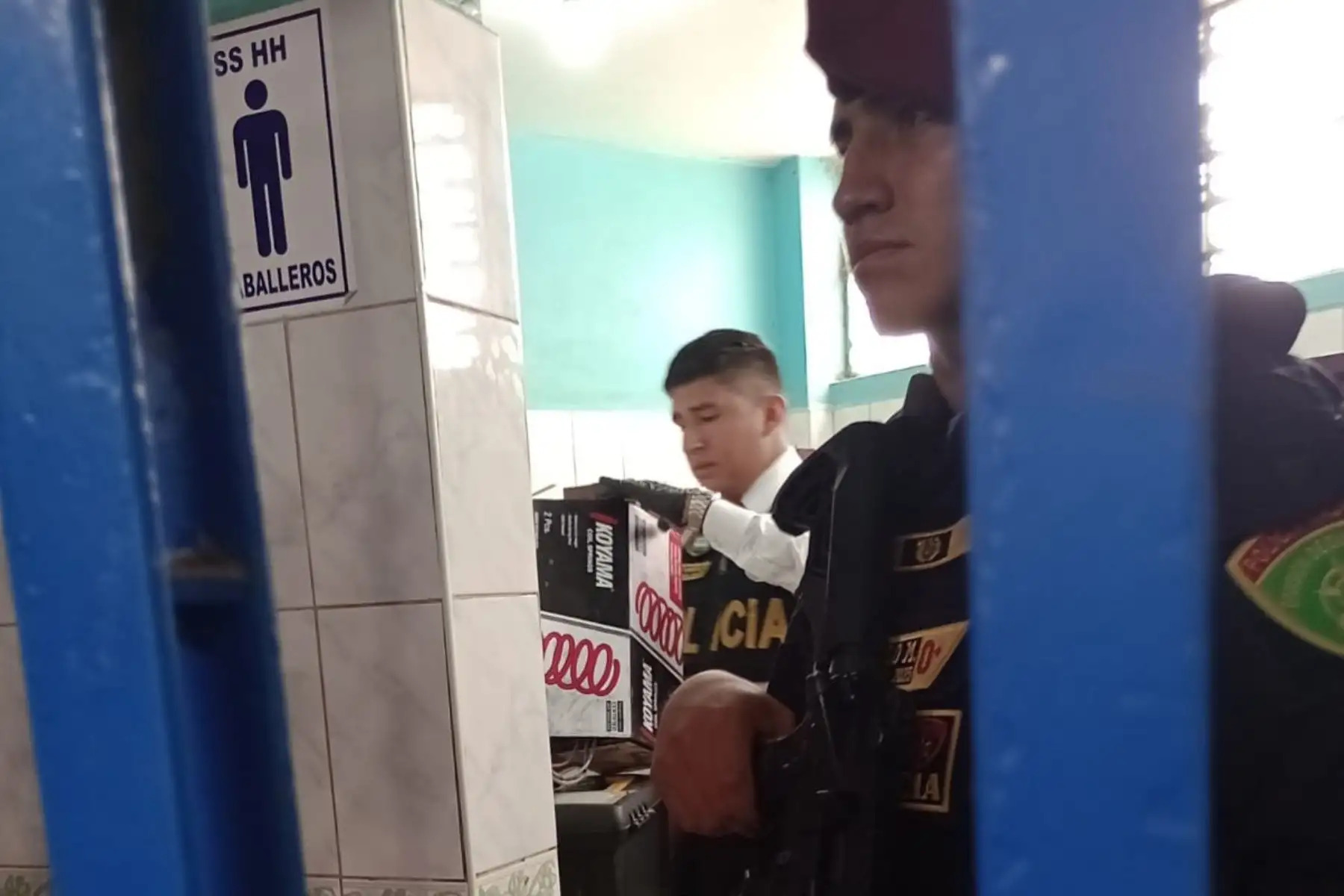 PNP desactiva explosivos abandonados en una caja en el mercado Los Portales 