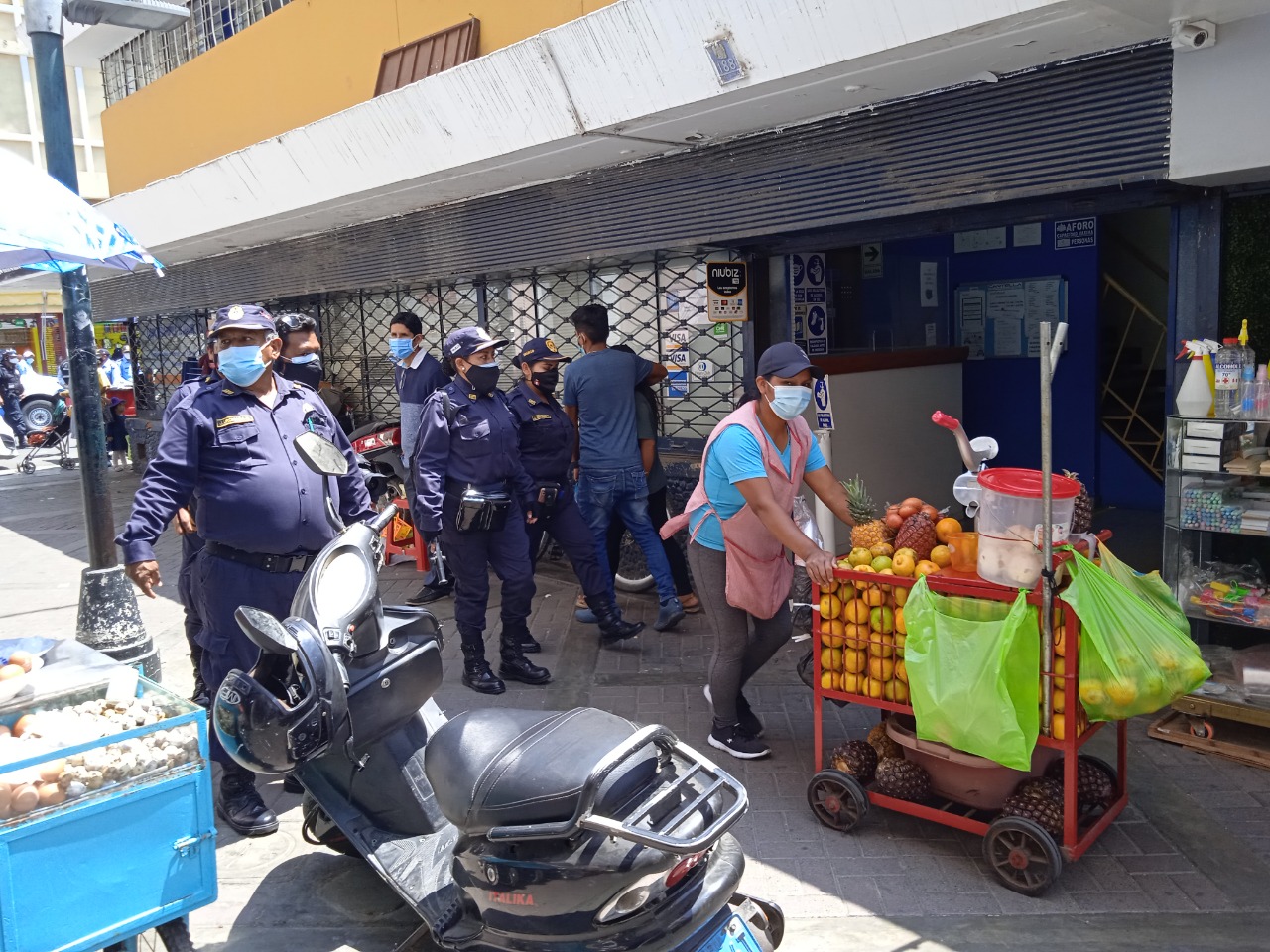 Municipalidad de Trujillo continúa tratando de liberar las calle de los ambulantes sin éxito