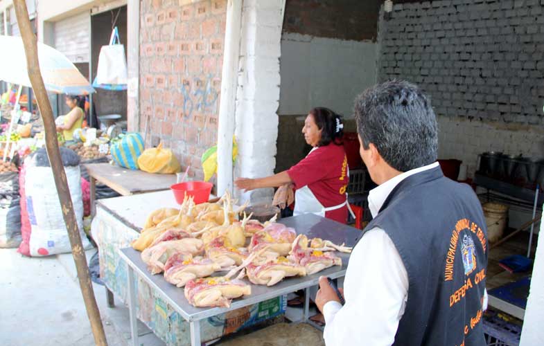 Supervisan que mercados de Víctor Larco cumplan medidas de salubridad
