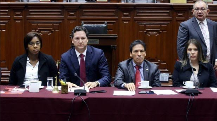 Congresistas Vilcatoma, Chihuán y Tapia pidieron a su bancada licencia temporal