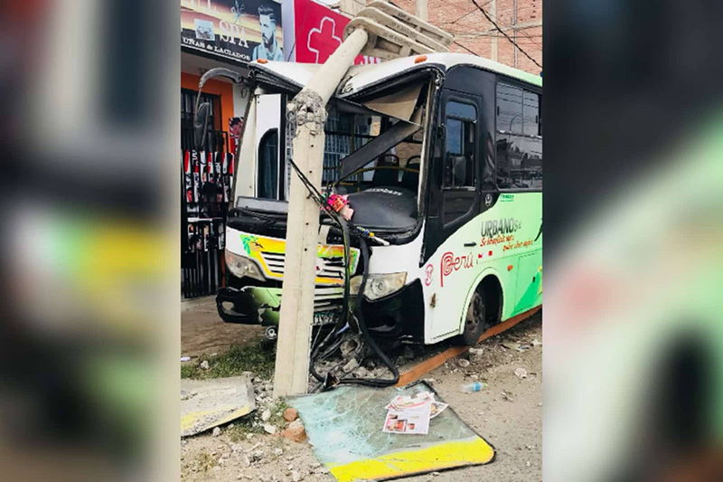 Micro derriba poste de media tensión y deja sin luz a 8000 familias de La Esperanza