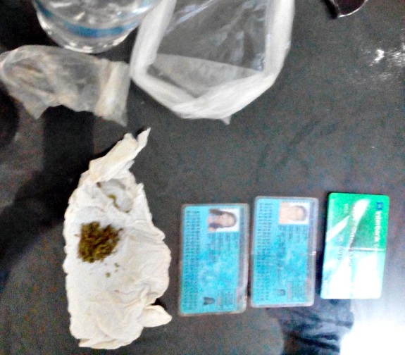 Capturan a microcomercializador de droga que fugaba luego de chocar a un auto