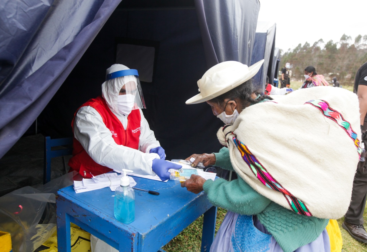 Midis impulsa acceso de hogares en  pobreza extrema a servicios financieros