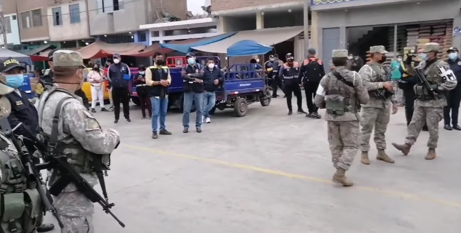Trujillo: realizan operativo para desalojar a ambulantes de mercado La Hermelinda