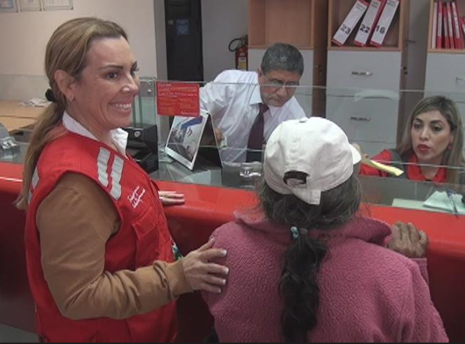 Ministra Molinelli supervisa entrega de bono “Una sola fuerza”