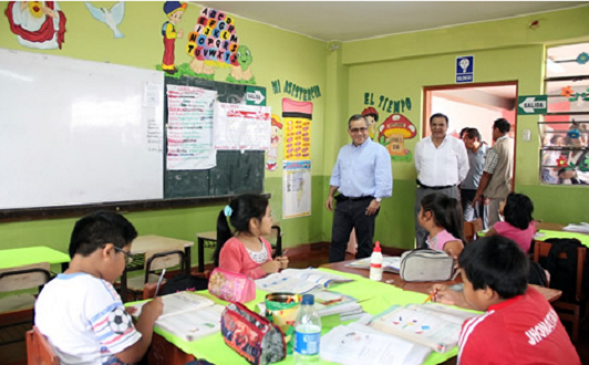 Ministro de Educación verificó trabajos de prevención por el FEN en La Libertad