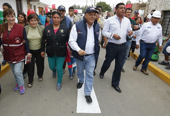 Ministro de Vivienda descalifica gestión del gerente de Sedalib