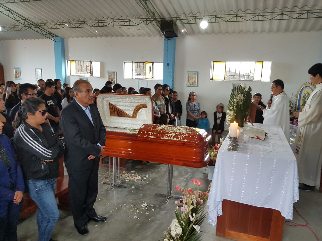 Huanchaco: Dan último adiós a juez de paz asesinado en Víctor Raúl