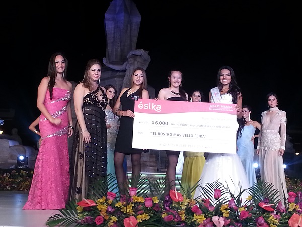 Trujillana Karla Chocano es la nueva Miss Perú World 2015