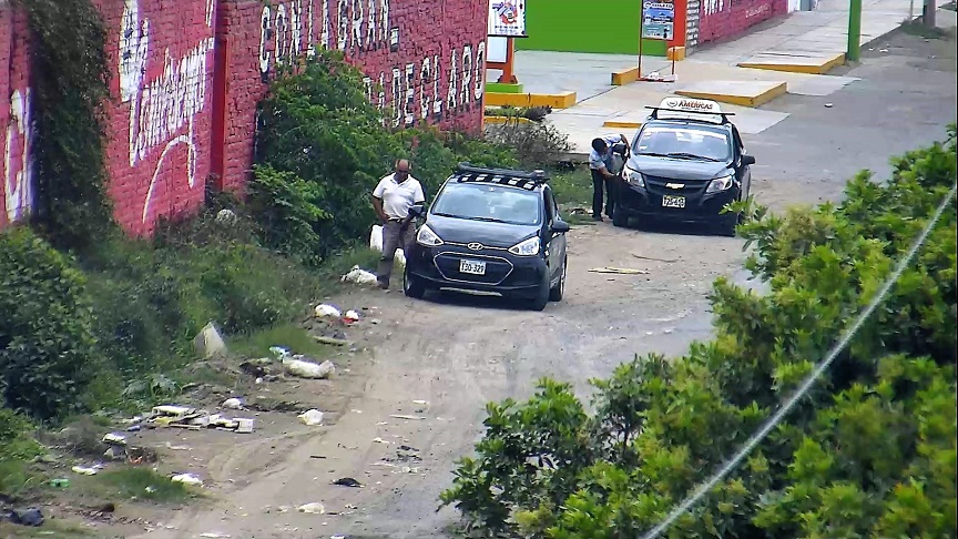 Multan a 31 choferes por miccionar en la vía pública en Víctor Larco