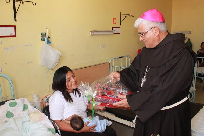 Arzobispo de Trujillo celebrará Navidad con niños en hospital Víctor Lazarte