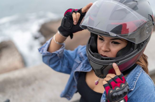 Promueven uso de norma técnica de cascos para protección de motociclistas