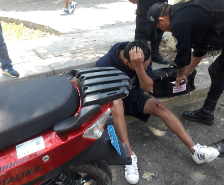 Trujllo: joven despista su moto y sufre lesiones en las piernas 