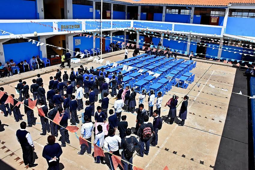 Otuzco: implementan con mobiliario colegio del caserío de Pango