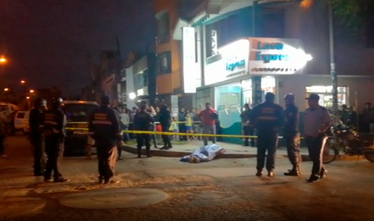 Obrero muere al caer del tercer piso en urbanización Los Granados