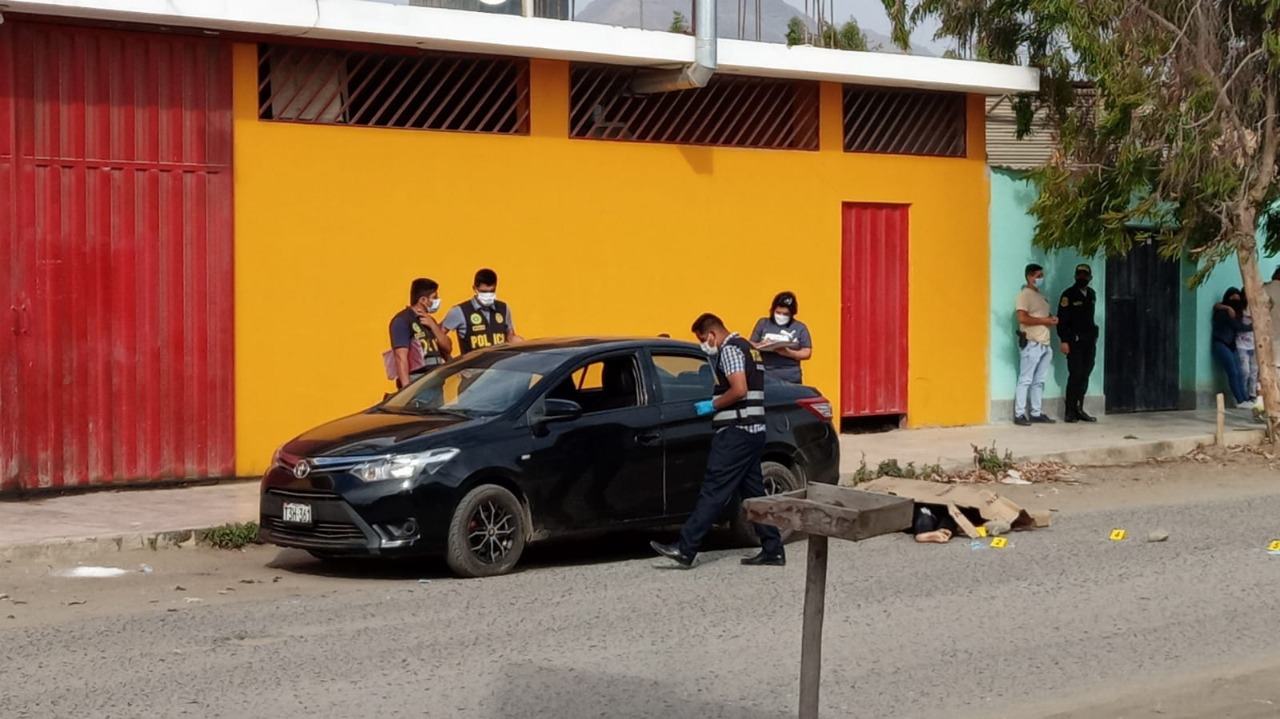 La Esperanza: asesinan a hombre mientras descansaba dentro de su auto