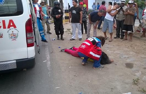 Efectivo policial del Grupo Terna atropelló a madre de familia y huyó