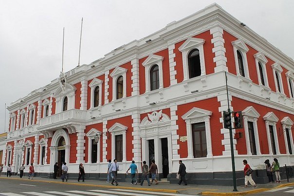 Anuncian destitución de cinco funcionarios de municipio de Trujillo