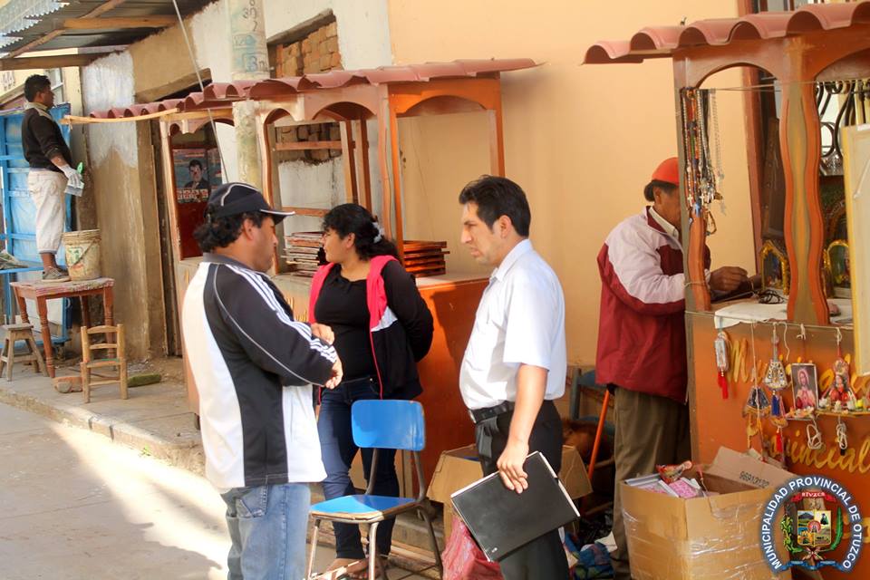 Otuzco: Reubican a ambulantes instalados en plaza de armas 