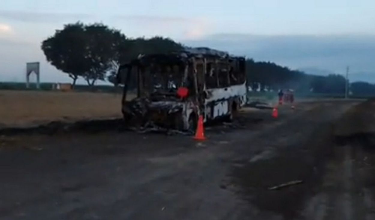 Ascope: asaltan a pasajeros y luego incendian el bus que abordaban 