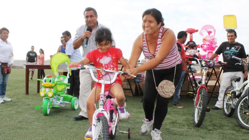 Más de 5 mil niños recibieron regalos y chocolatada en Salaverry