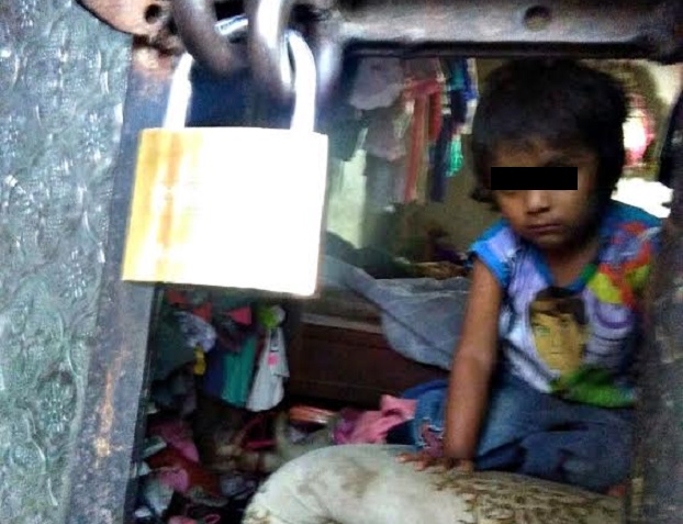 Serenos rescatan a un niño de tres años que estaba encerrado en un cuarto con candado