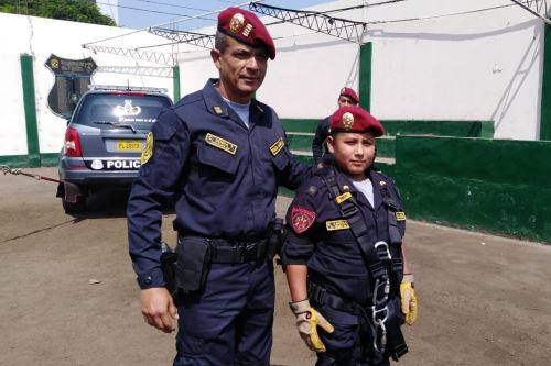 Trujillo: niño que estudiaba bajo un poste de luz cumplió sueño de ser policía