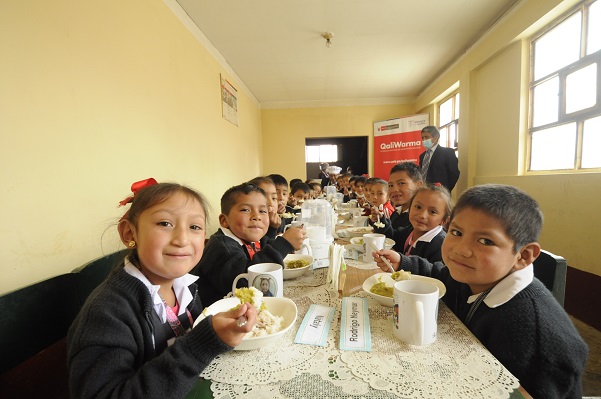 Más de 4 millones de escolares son atendidos con 165 mil toneladas de alimentos en el ámbito nacional 
