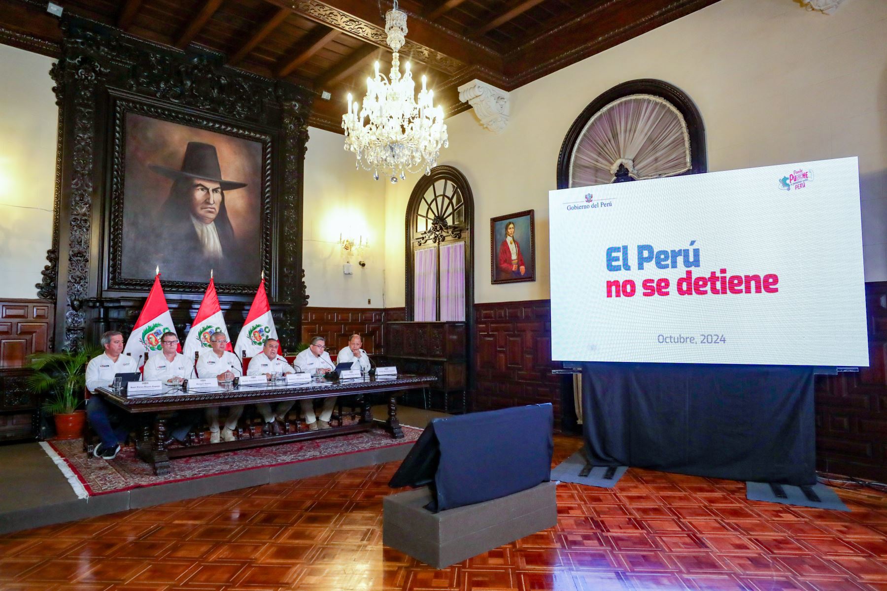 Presidente del Congreso reitera compromiso de perfeccionar ley sobre crimen organizado