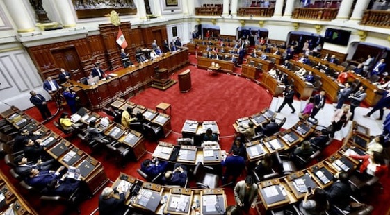 Proponen proyecto de ley que modifica edad mínima para relaciones sexuales consentidas