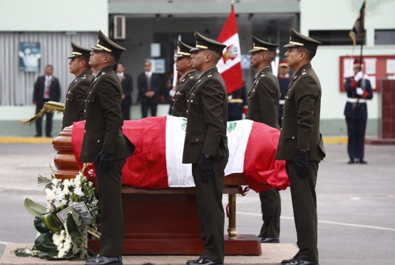 Ministros rinden homenaje a militar caído en enfrentamiento con narcoterroristas
