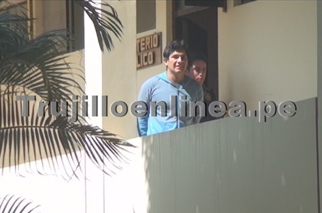 Detienen a analista de crédito por presunta extorsión