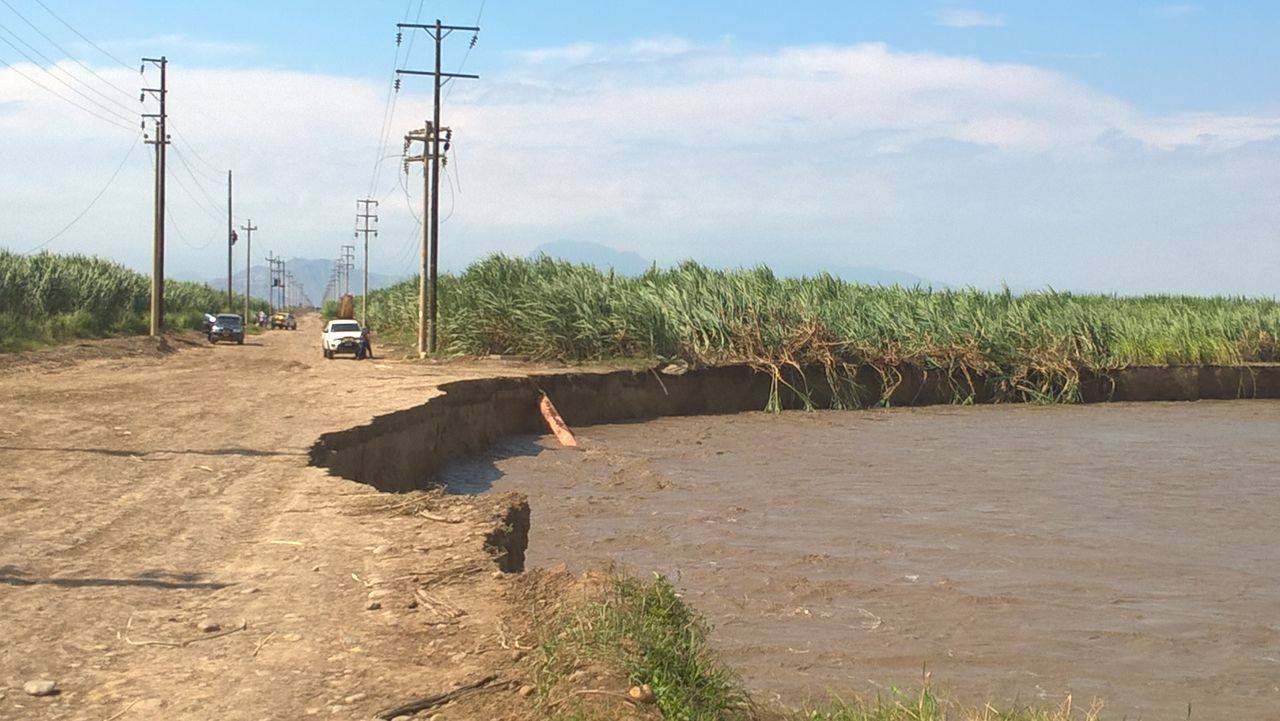 Nuevo desborde ocasiona corte de luz en valle Chicama