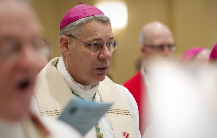 El Papa Francisco destituyó a obispo de Kansas City por encubrir abusos sexuales