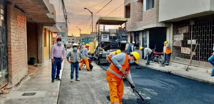Inician trabajos de asfaltado en principales vías de Laredo 