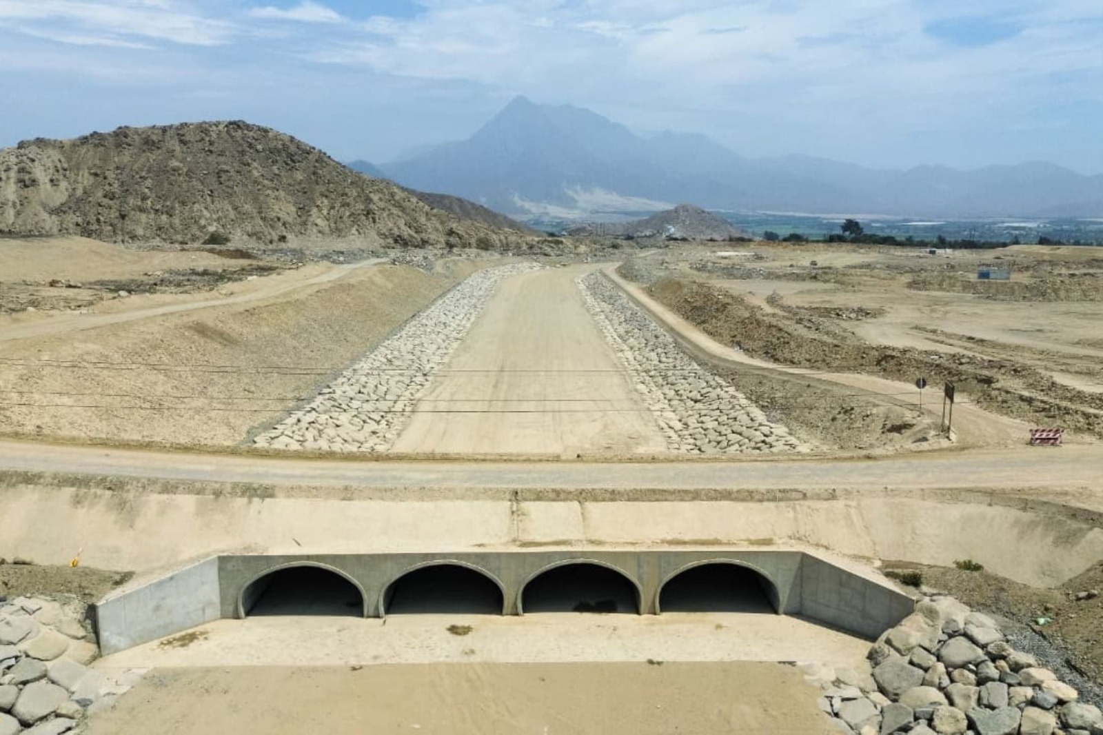 Premier Ernesto Álvarez inspeccionó avance de obra en quebrada San Ildefonso en Trujillo