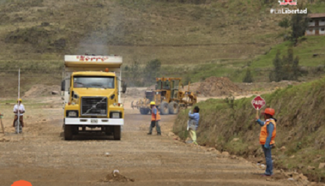 Gobierno regional mejora diversas vías en la provincia de Pataz