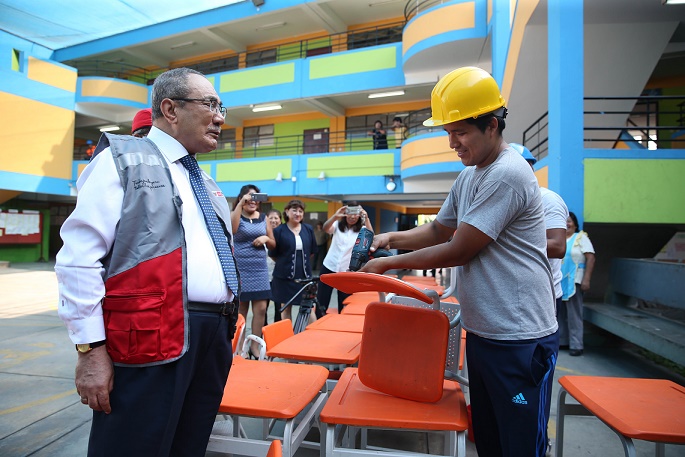 Ministro Vexler: “Alcaldes deben colaborar con infraestructura y no afectar inicio del año escolar”