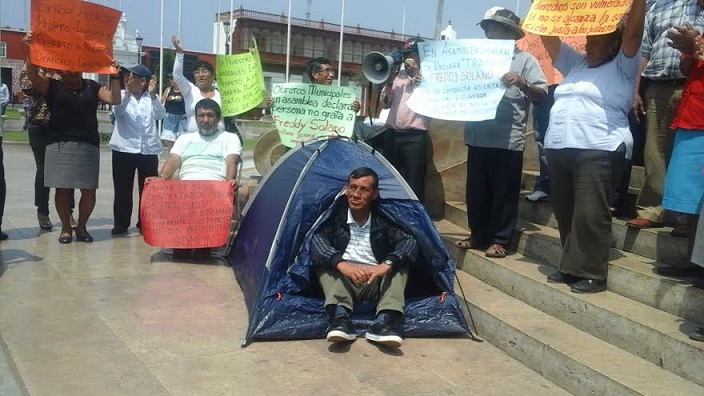 Obreros de municipio de Trujillo inician huelga de hambre