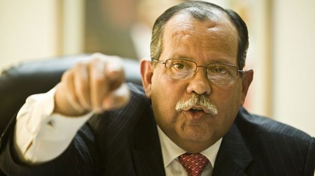 Octavio Salazar: "Nadine es la gran titiritera de estas elecciones" 