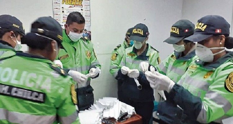 Entregan 500 pruebas rápidas para policías que trabajan durante la emergencia en La Libertad