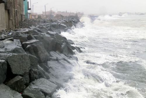 Intenso frío en la sierra, fuerte calor en la selva y oleajes en la costa esta semana