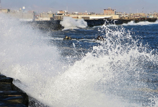 Varios puertos de La Libertad y Áncash siguen cerrados por oleajes
