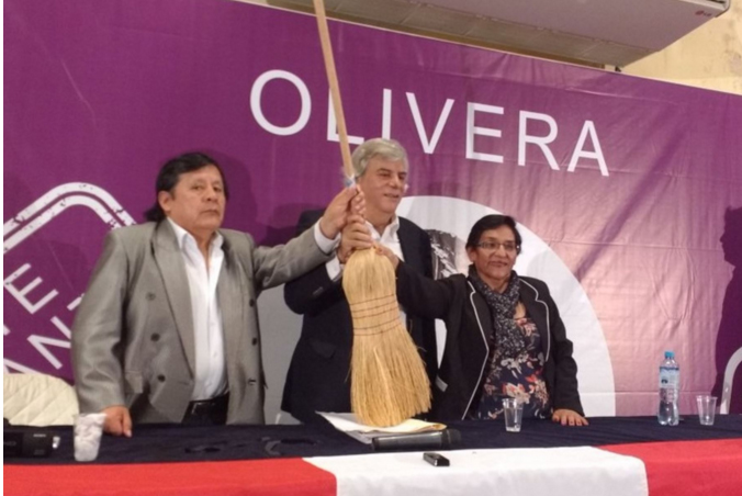 Frente Esperanza lanzó como candidato presidencial a Fernando Olivera