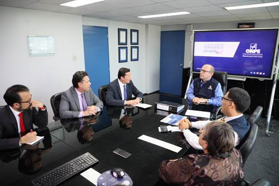 Misión de observación de la Uniore se reunió con el pleno del JNE