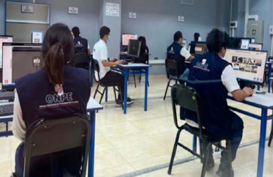 Onpe contabilizó el 100 % de actas electorales de segunda vuelta regional 